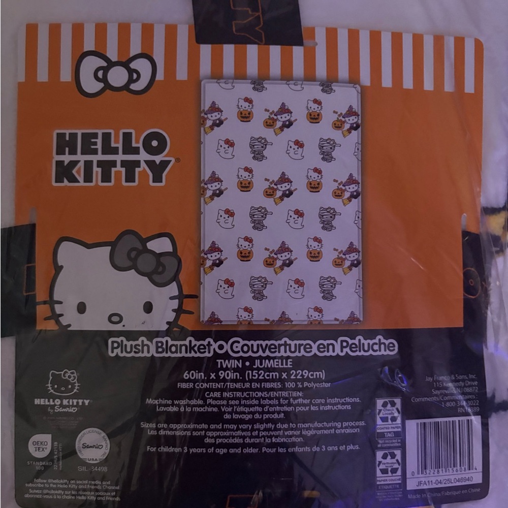 Hello Kitty Plush Blanket - Halloween - Picture 3 of 4